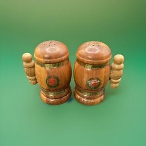 Wood Barrel Salt And Pepper Shakers-Souvenir-Yellowstone National Park-Vintage
